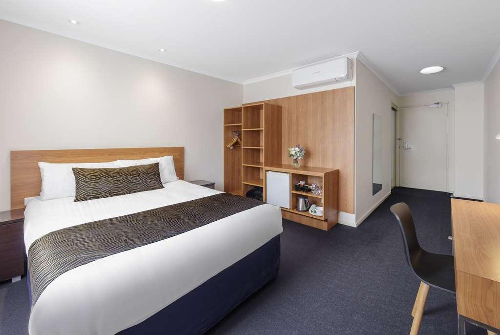 Ramada Encore By Wyndham Belconnen Canberra Room photo
