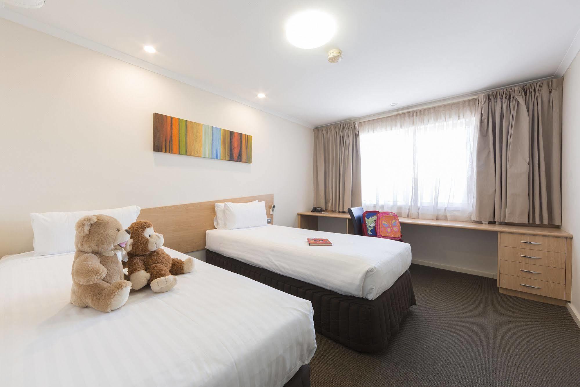 Ramada Encore By Wyndham Belconnen Canberra Exterior photo