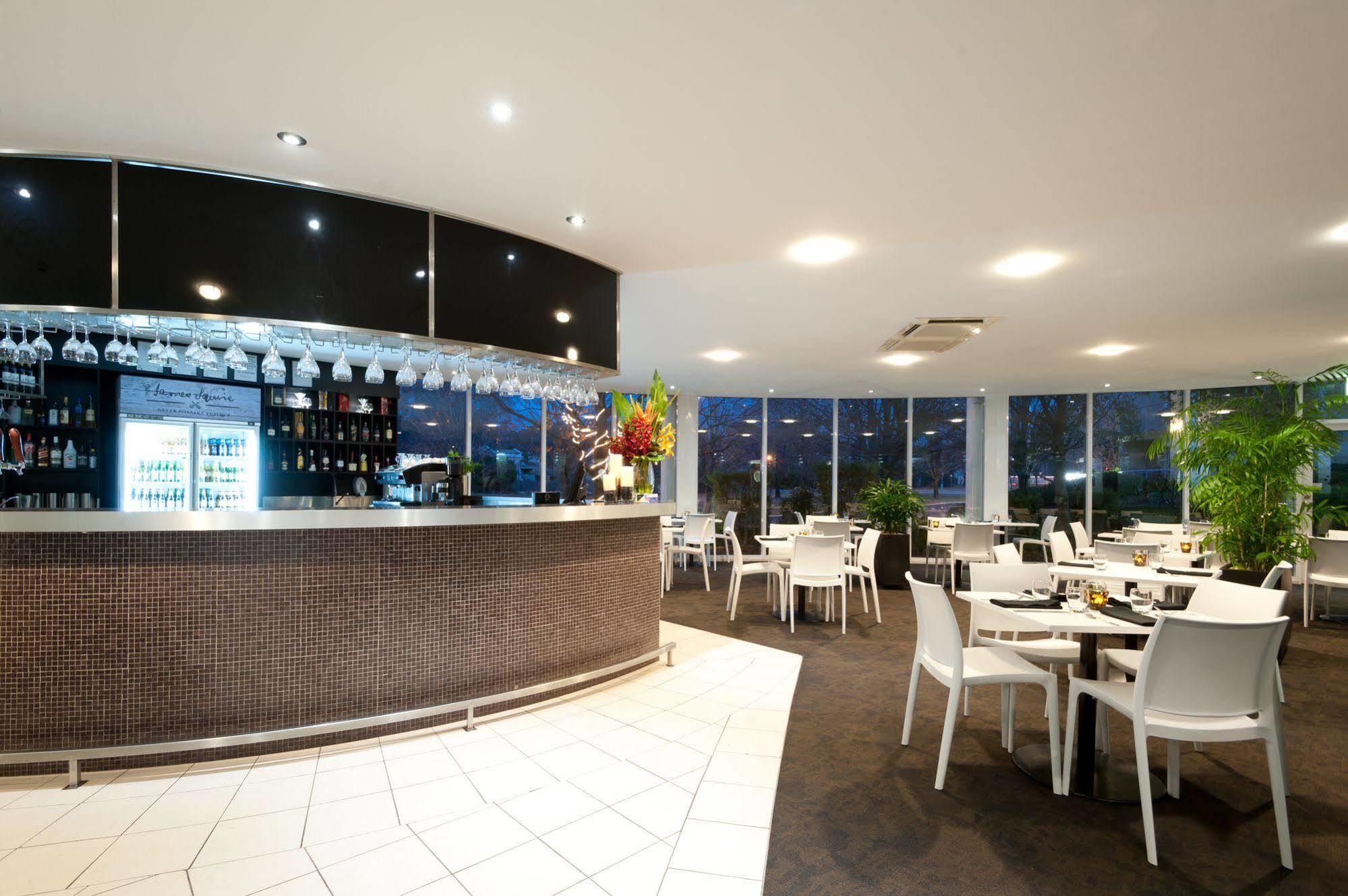 Ramada Encore By Wyndham Belconnen Canberra Exterior photo
